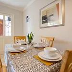 120 - Two Bed - Sleeps 4 - Parking *
