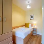 120 - Two Bed - Sleeps 4 - Parking Appartamento