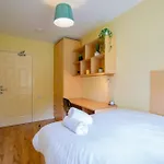 120 - Two Bed - Sleeps 4 - Parking Appartamento *