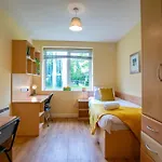 120 - Two Bed - Sleeps 4 - Parking Appartamento *