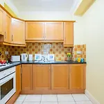 120 - Two Bed - Sleeps 4 - Parking Appartamento