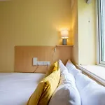 120 - Two Bed - Sleeps 4 - Parking Appartamento *
