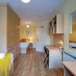 120 - Two Bed - Sleeps 4 - Parking *