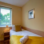 Appartamento 120 - Two Bed - Sleeps 4 - Parking *