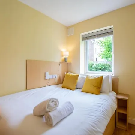 120 - Two Bed - Sleeps 4 - Parking * Galway