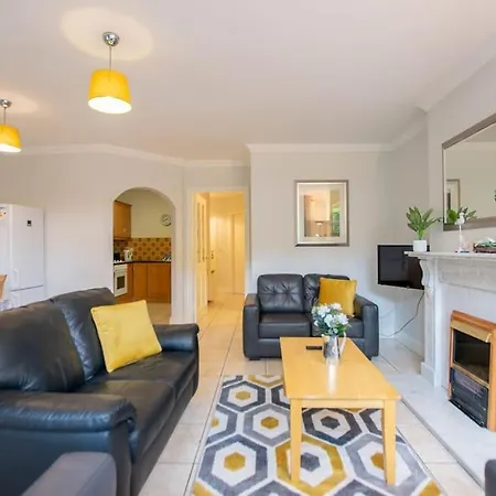 120 - Two Bed - Sleeps 4 - Parking