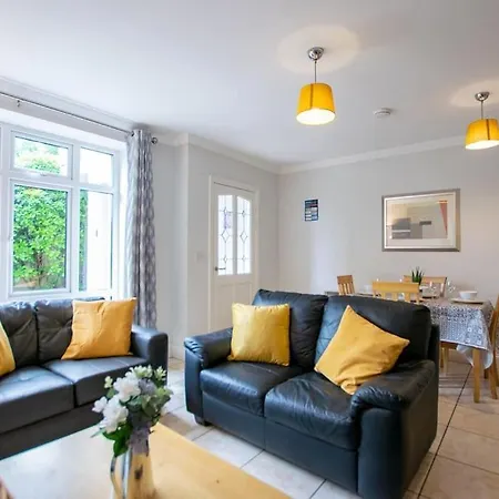 Appartamento 120 - Two Bed - Sleeps 4 - Parking Galway