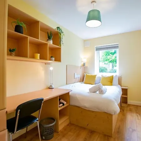 120 - Two Bed With Parking 公寓 *