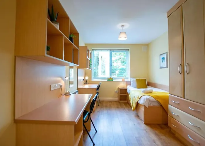 120 - Two Bed With Parking * Galway