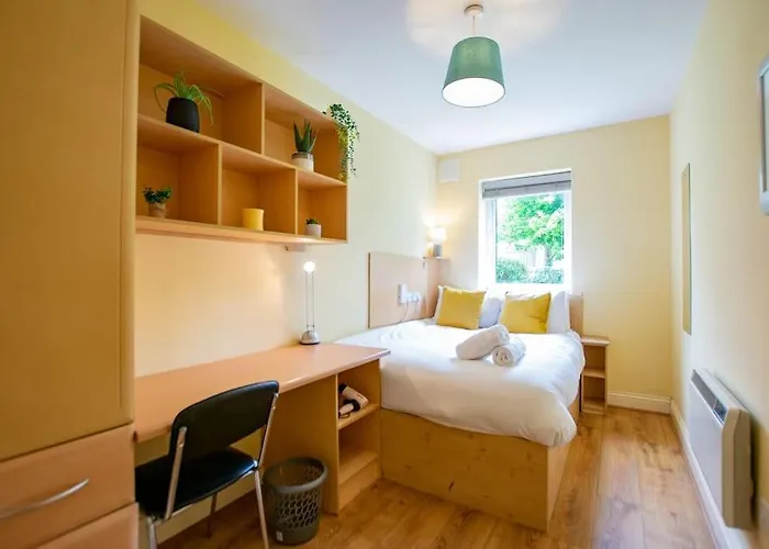 120 - Two Bed With Parking Apartamento *