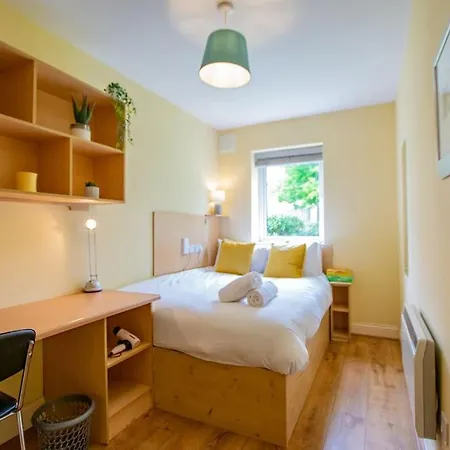 120 - Two Bed - Sleeps 4 - Parking גלוואיי